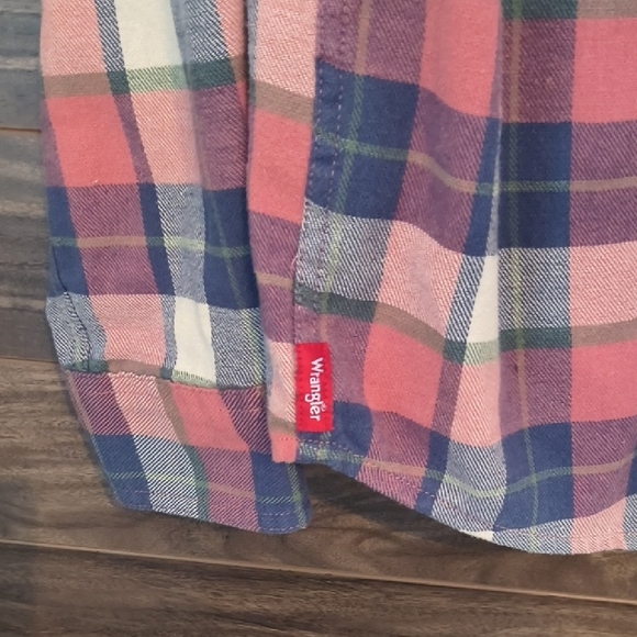 Wrangler Men's Pink & Navy Plaid Stretch Flannel Shirt - Size Small - Picture 6 of 8